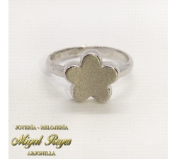 SORT. ORO BLANCO 18K. FLOR MATE                                       