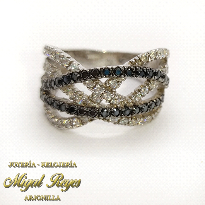 ANILLO ENTRELAZADO