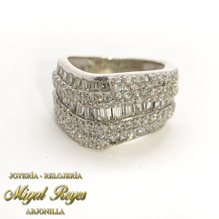 ANILLO ENTRELAZADO